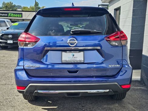 Used 2018 Nissan Rogue SV AWD/4WD image 4