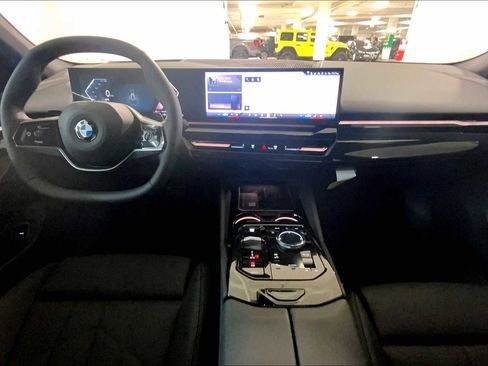 New 2026 BMW 530i xDrive w/ Premium Package image 5
