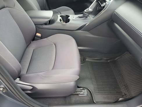 Used 2024 Toyota Venza LE image 16