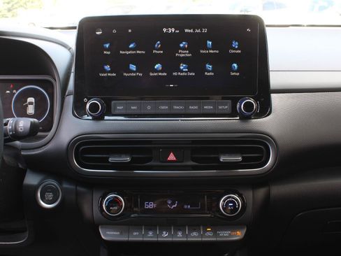 Used 2022 Hyundai Kona Limited AWD/4WD image 14