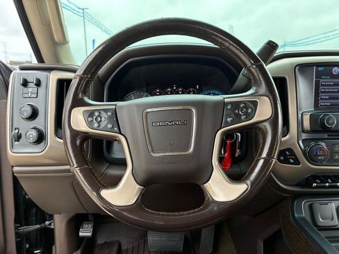 Used 2017 GMC Sierra 2500 Denali w/ Duramax Plus Package AWD/4WD image 17