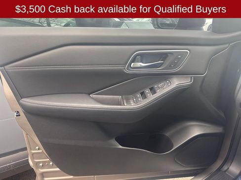 New 2026 Nissan Rogue Platinum w/ Platinum Premium Package image 11