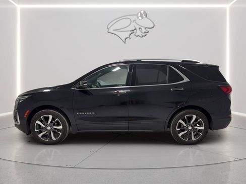Used 2023 Chevrolet Equinox Premier AWD/4WD image 2