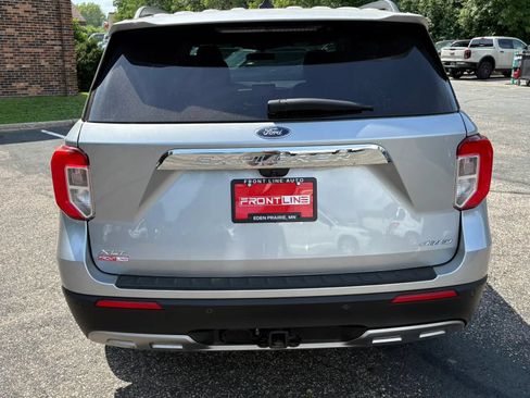 Used 2023 Ford Explorer XLT w/ Equipment Group 202A AWD/4WD image 9