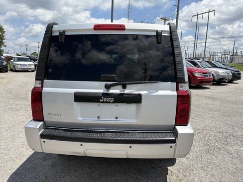 Used 2008 Jeep Commander Sport image 8
