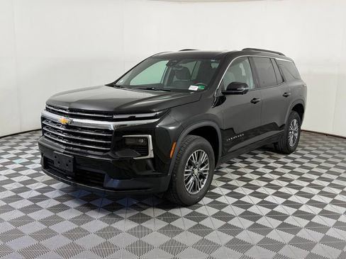 Used 2024 Chevrolet Traverse LT AWD/4WD image 4