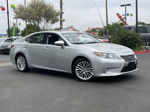 Used 2013 Lexus ES 350 w/ Luxury Pkg FWD image 35