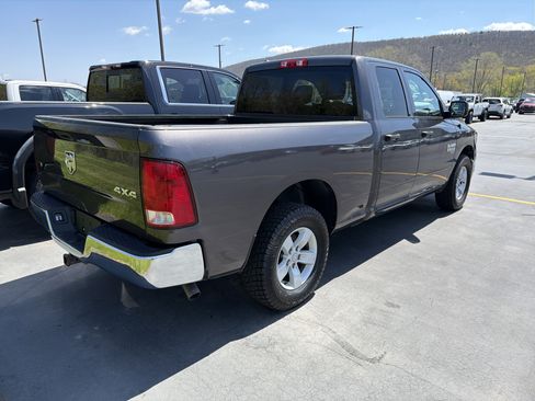 Used 2024 RAM 1500 Classic SLT AWD/4WD image 9