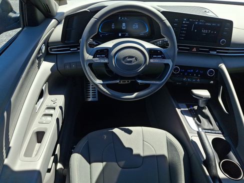 Certified 2025 Hyundai Elantra Sport FWD image 11