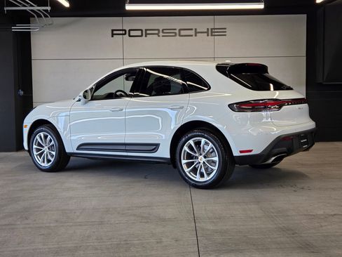 New 2026 Porsche Macan Base image 3