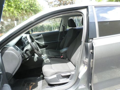 Used 2014 Volkswagen Jetta S image 19
