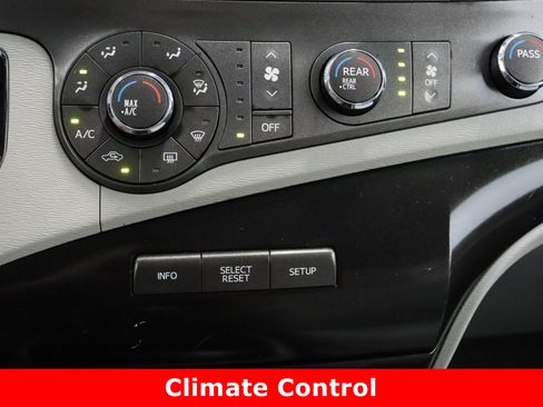 Used 2011 Toyota Sienna LE image 19