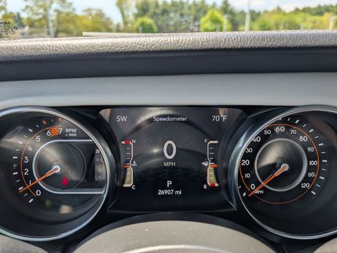 Used 2023 Jeep Wrangler Unlimited Sahara AWD/4WD image 27