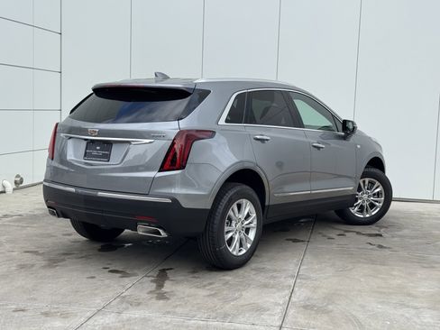 New 2025 Cadillac XT5 Luxury image 7