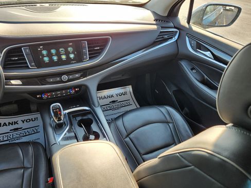 Used 2019 Buick Enclave Avenir w/ Avenir Technology Package image 17