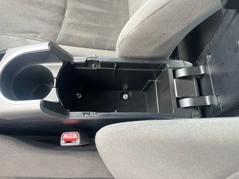 Used 2015 Toyota Prius Three image 25