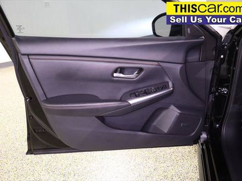 Used 2025 Nissan Sentra SR w/ SR Premium Package FWD image 32