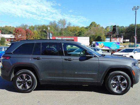 Used 2024 Jeep Grand Cherokee Limited 4xe image 4