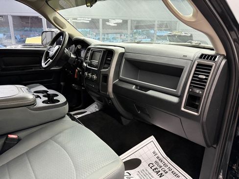 Used 2018 RAM 2500 Tradesman w/ Chrome Appearance Group RWD image 12
