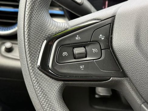 Used 2025 Chevrolet Trax LT FWD image 22