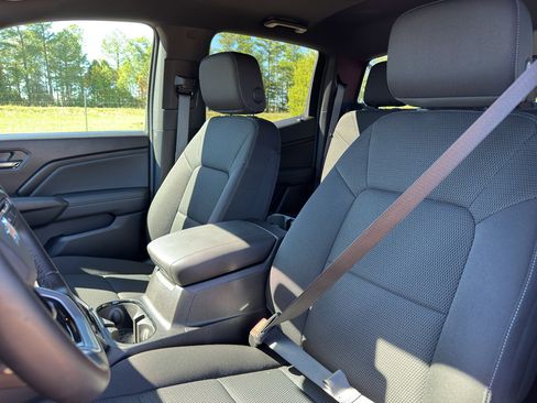 Used 2023 Chevrolet Colorado LT w/ LT Convenience Package II image 22