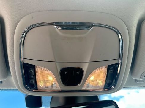 Used 2019 Jeep Cherokee Overland w/ Technology Group AWD/4WD image 41