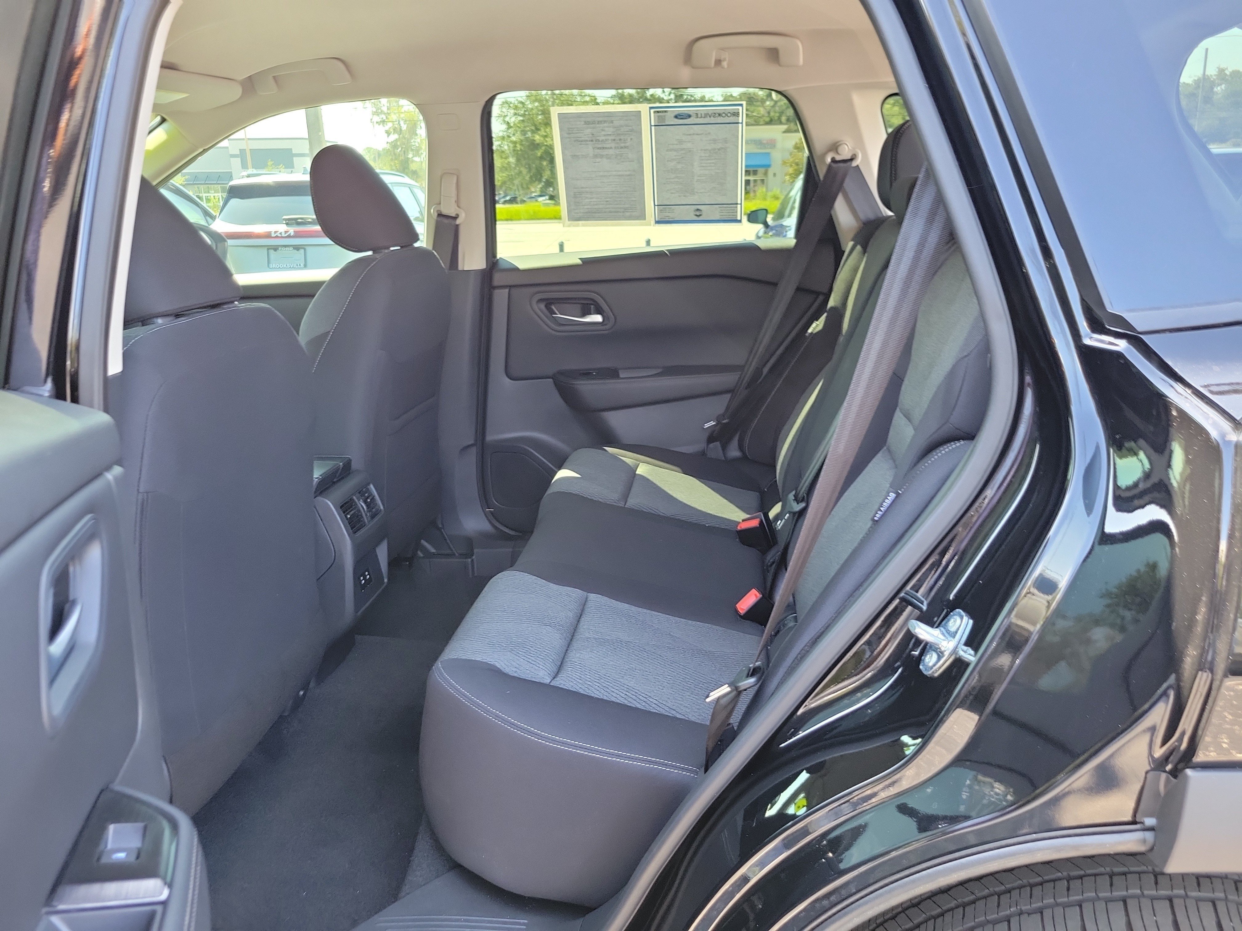Used 2026 Nissan Rogue SV FWD image 24