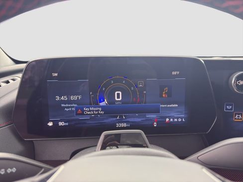 Used 2025 Chevrolet Traverse RS FWD image 11