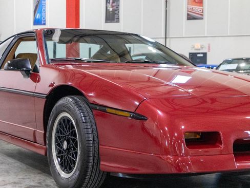Used 1988 Pontiac Fiero GT image 25