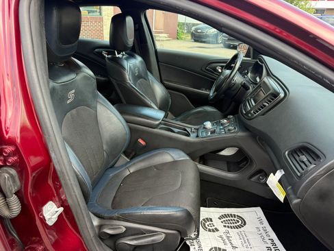 Used 2016 Chrysler 200 S w/ Comfort Group FWD image 27