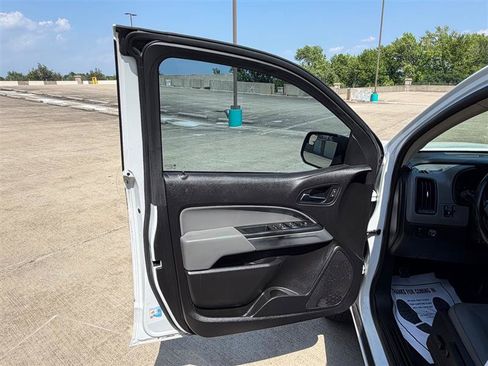Used 2018 Chevrolet Colorado LT w/ Luxury Package, Chrome RWD image 27