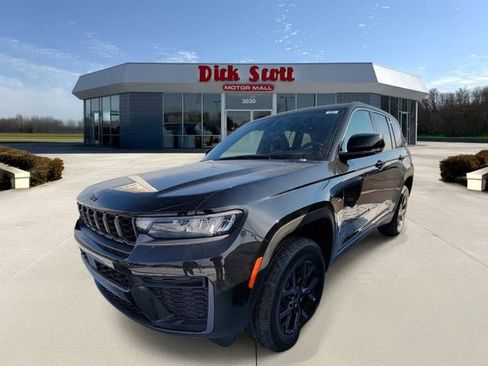 New 2026 Jeep Grand Cherokee Laredo image 3