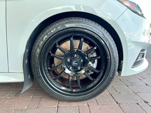 Used 2017 Ford Focus ST FWD image 34