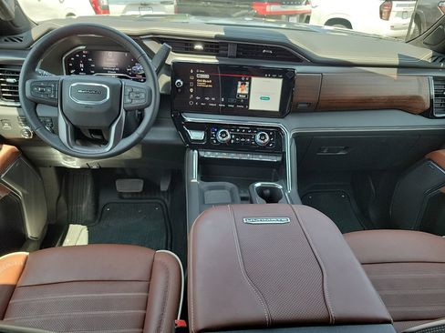 Used 2025 GMC Sierra 2500 Denali Ultimate AWD/4WD image 21