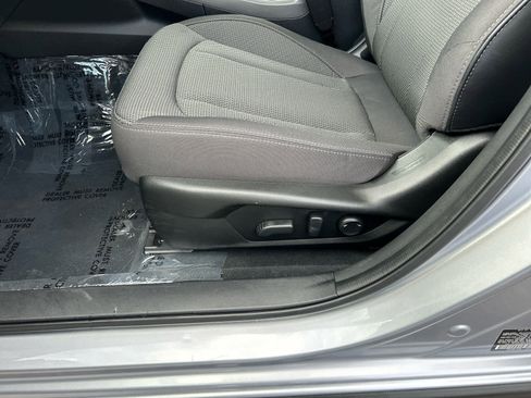 Used 2024 Subaru Crosstrek 2.0i Premium image 11