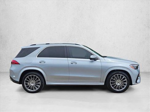 Used 2025 Mercedes-Benz GLE 450e 4MATIC image 4