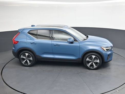 Used 2024 Volvo XC40 B5 Plus AWD/4WD image 22