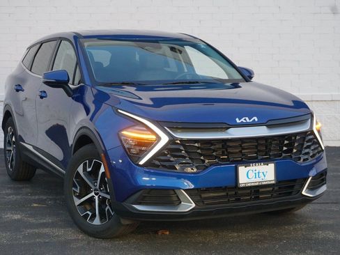 Used 2025 Kia Sportage EX image 4