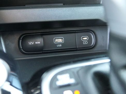 Used 2023 Kia Soul EX image 18