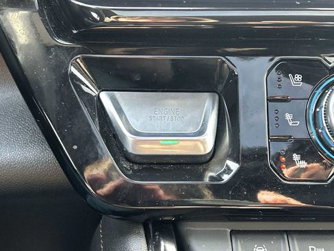 Used 2024 GMC Sierra 1500 AT4 w/ Technology Package image 16