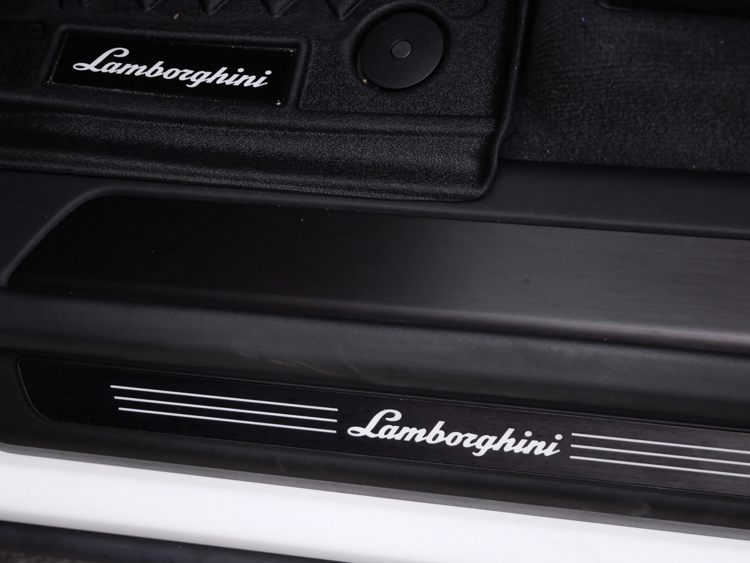 Used 2024 Lamborghini Urus S AWD/4WD image 19