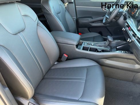 New 2026 Kia Sorento S FWD image 9