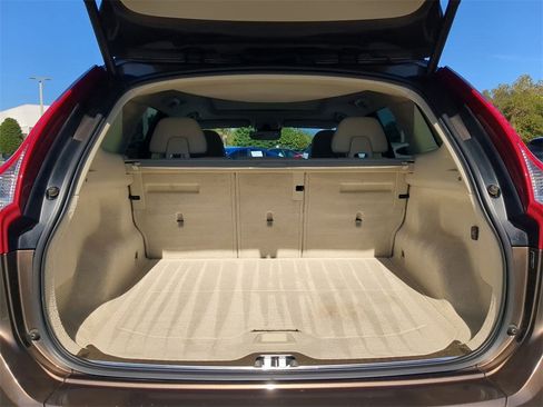 Used 2015 Volvo XC60 T5 Premier w/ Proximity Package image 14