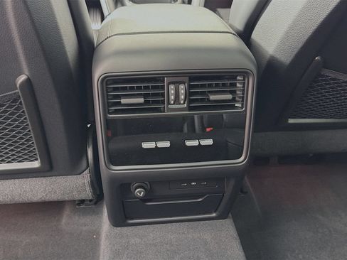 Certified 2025 Porsche Cayenne S AWD/4WD image 29