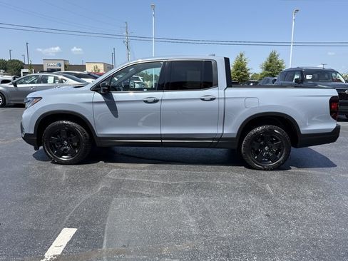 Used 2025 Honda Ridgeline Black Edition image 11