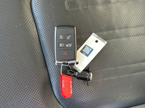 Used 2020 Land Rover Defender 110 S image 29