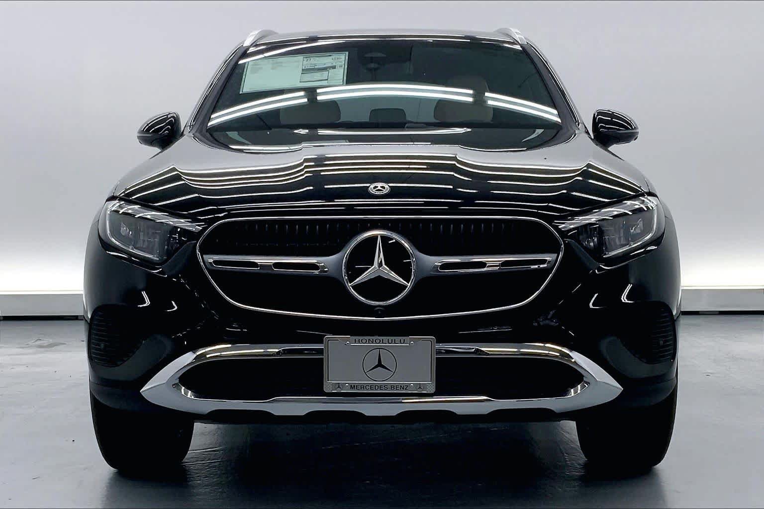 Used 2026 Mercedes-Benz GLC 300 image 3