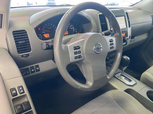 Used 2021 Nissan Frontier SV w/ Midnight Edition Floor Mats AWD/4WD image 14