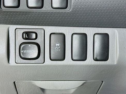 Used 2013 Toyota Tacoma PreRunner image 17