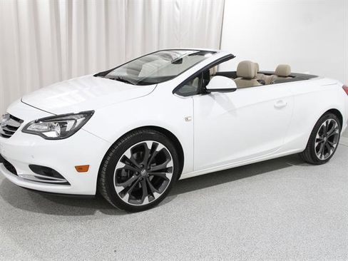 Used 2019 Buick Cascada Premium image 4